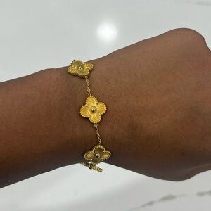18kt Gold Plated Clover Bracelet